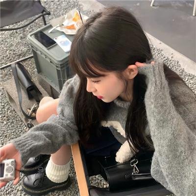 盛开的樱花林下